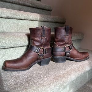 Frye harness brown boots women’s size 9.